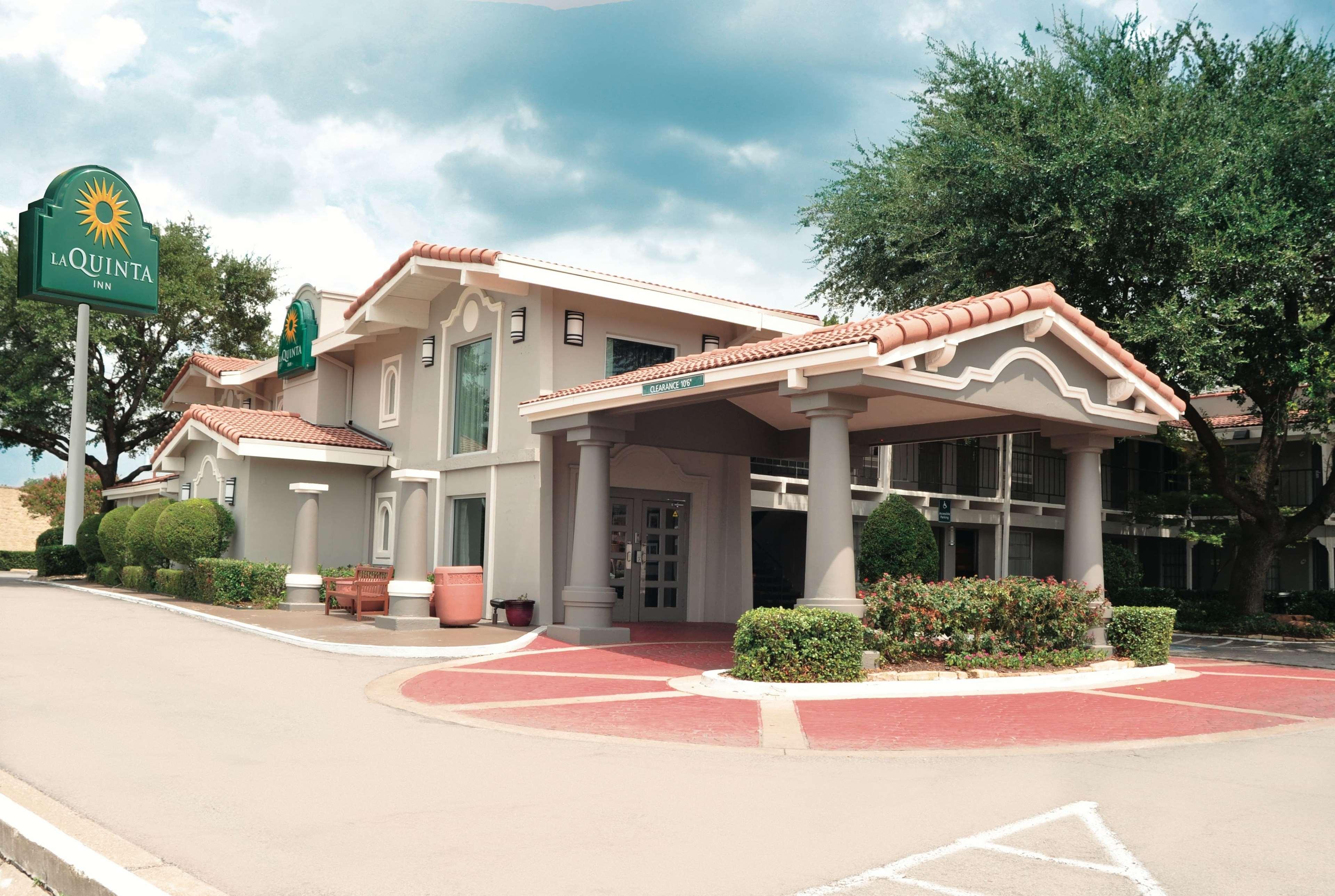 La Quinta Inn By Wyndham Dallas Uptown Bagian luar foto