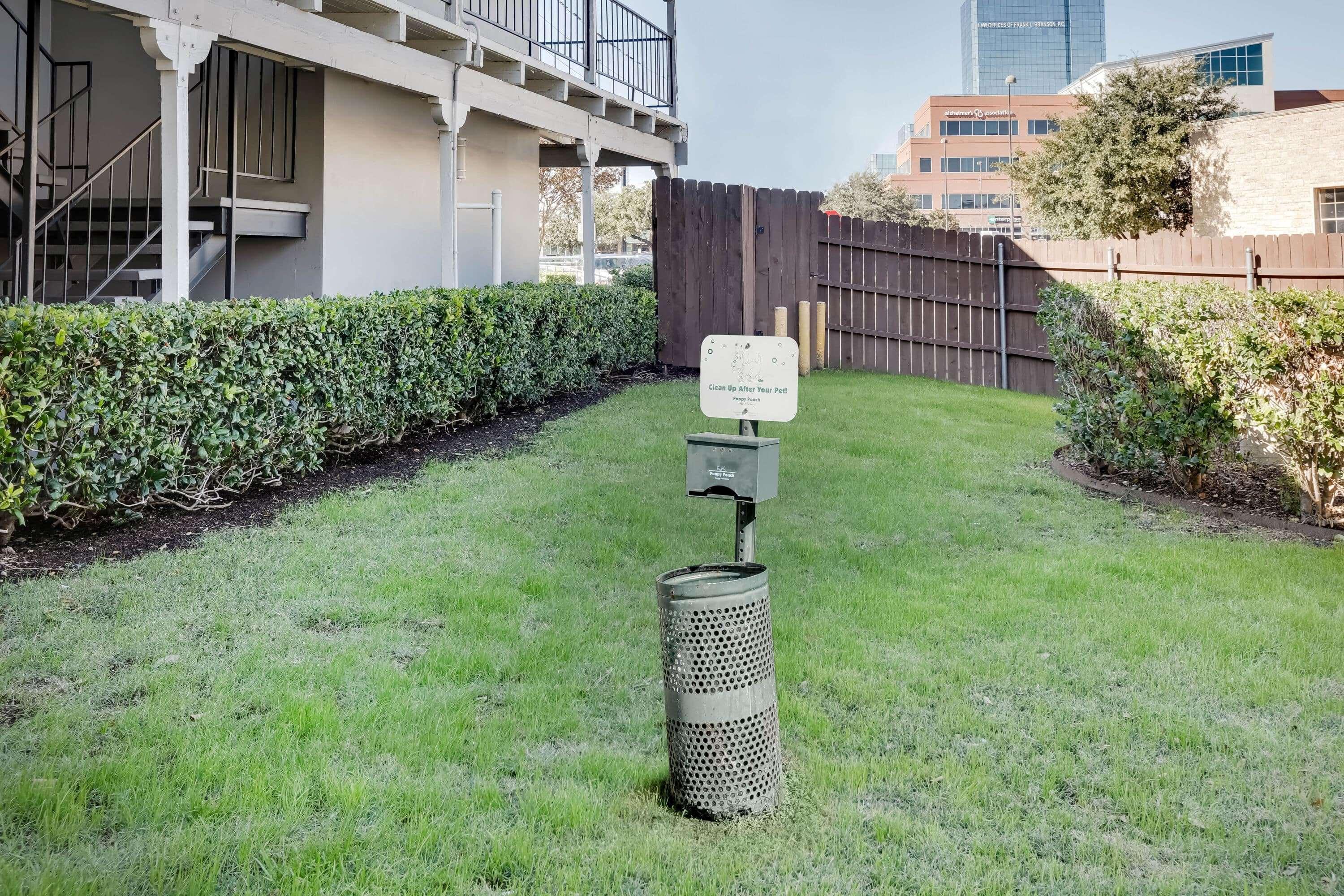 La Quinta Inn By Wyndham Dallas Uptown Bagian luar foto
