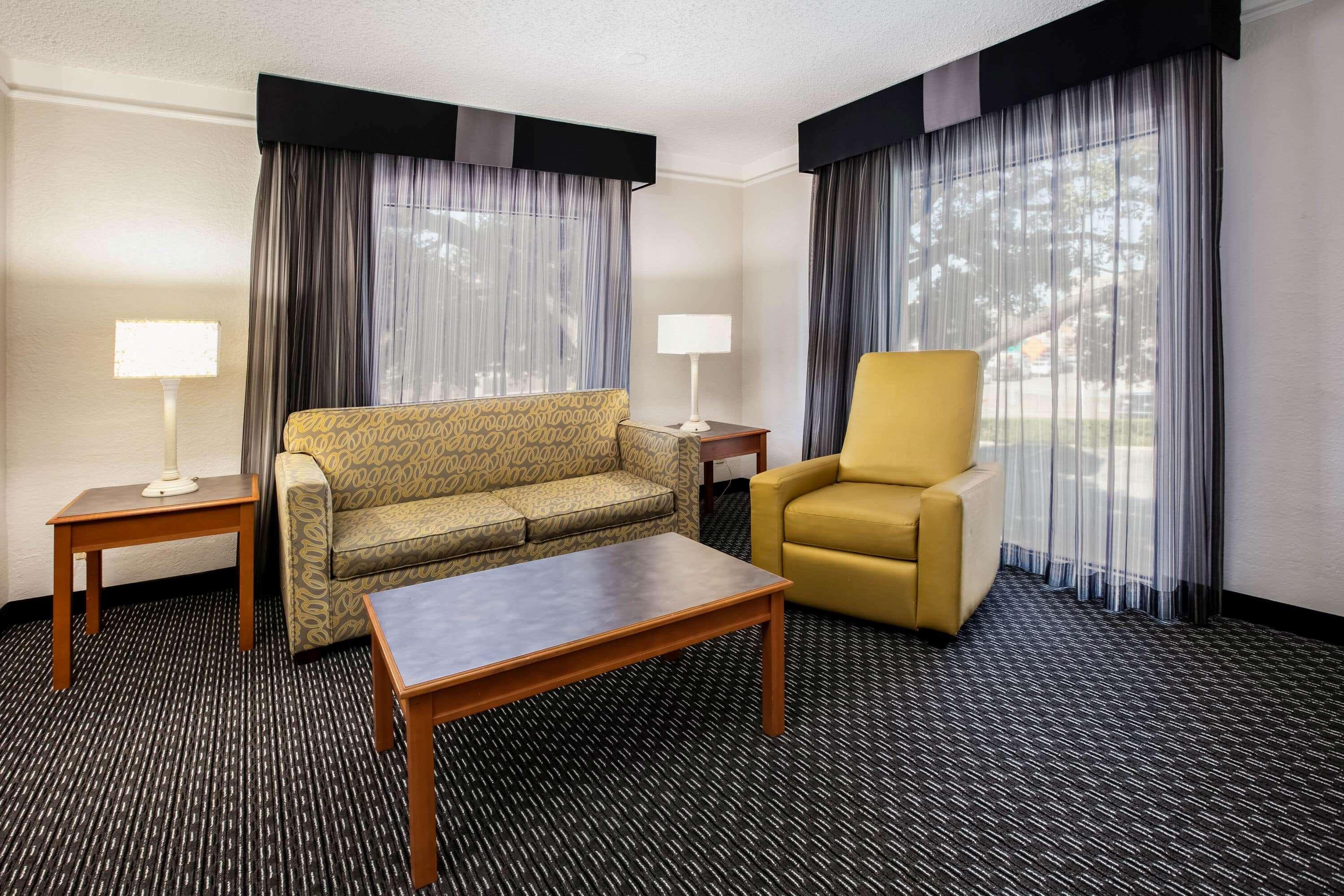 La Quinta Inn By Wyndham Dallas Uptown Bagian luar foto
