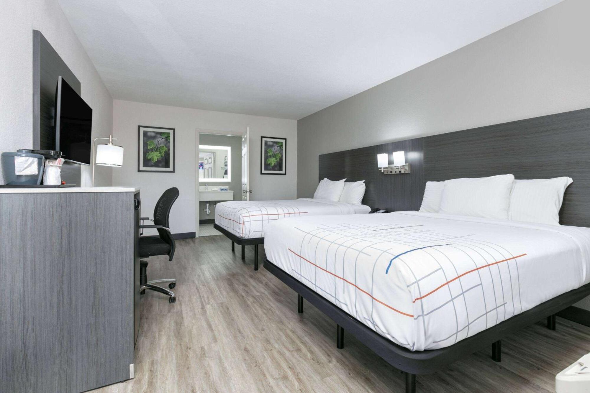 La Quinta Inn By Wyndham Dallas Uptown Bagian luar foto