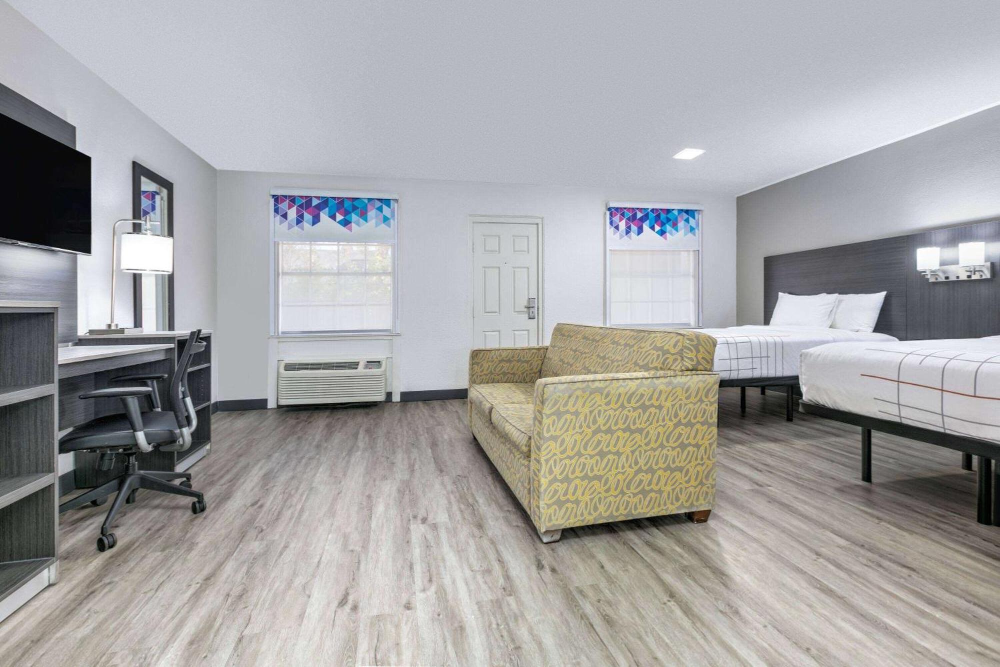 La Quinta Inn By Wyndham Dallas Uptown Bagian luar foto