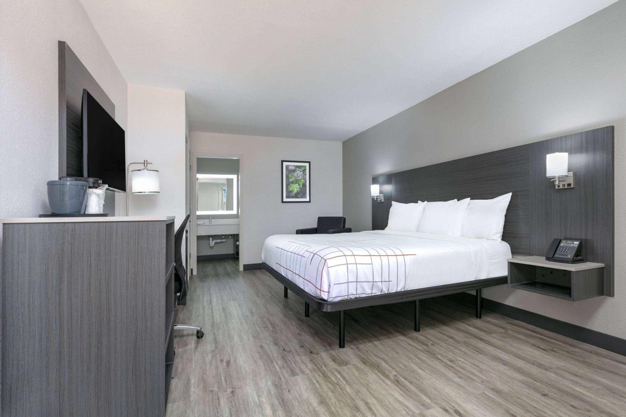 La Quinta Inn By Wyndham Dallas Uptown Bagian luar foto