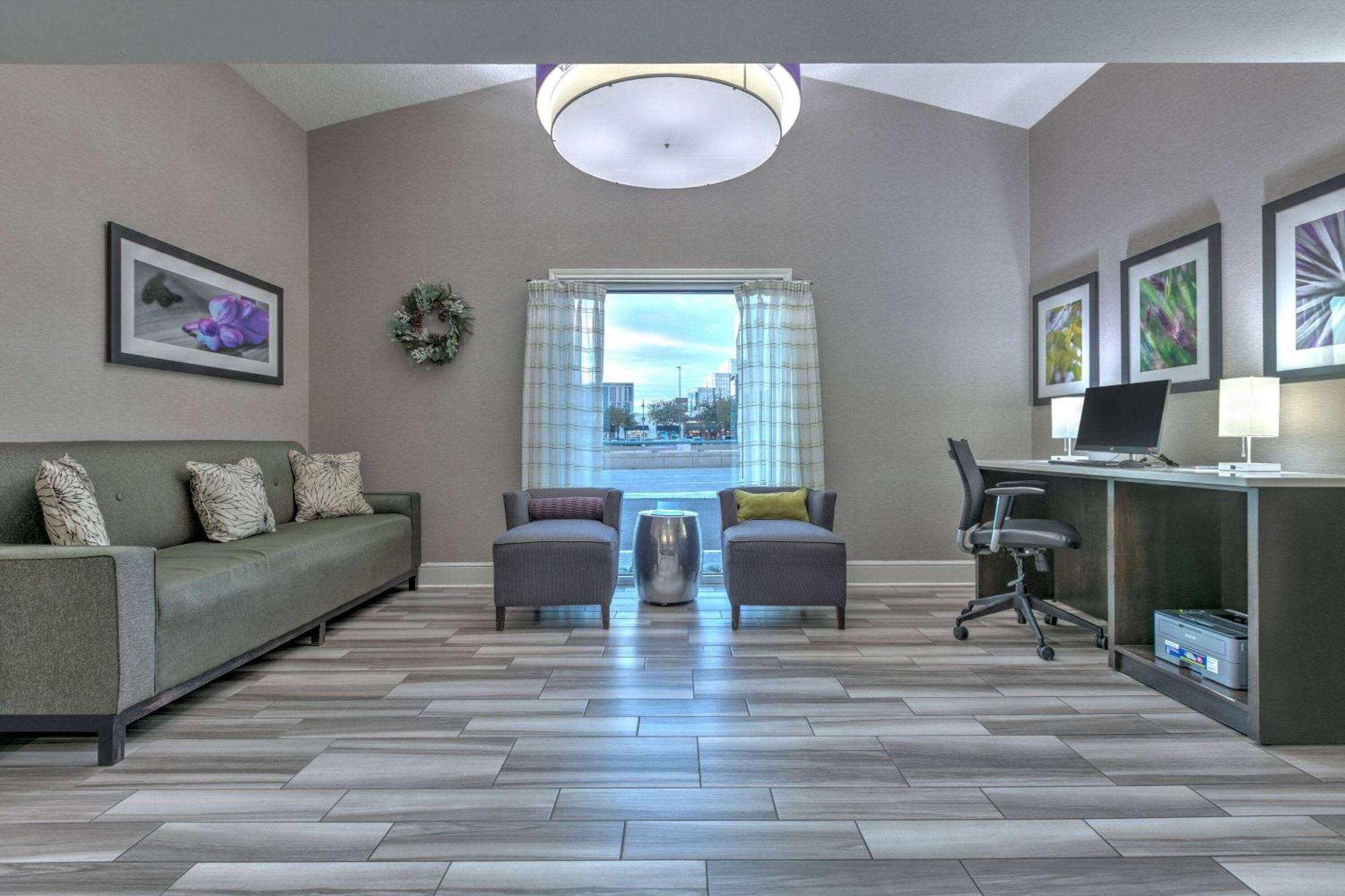 La Quinta Inn By Wyndham Dallas Uptown Bagian luar foto
