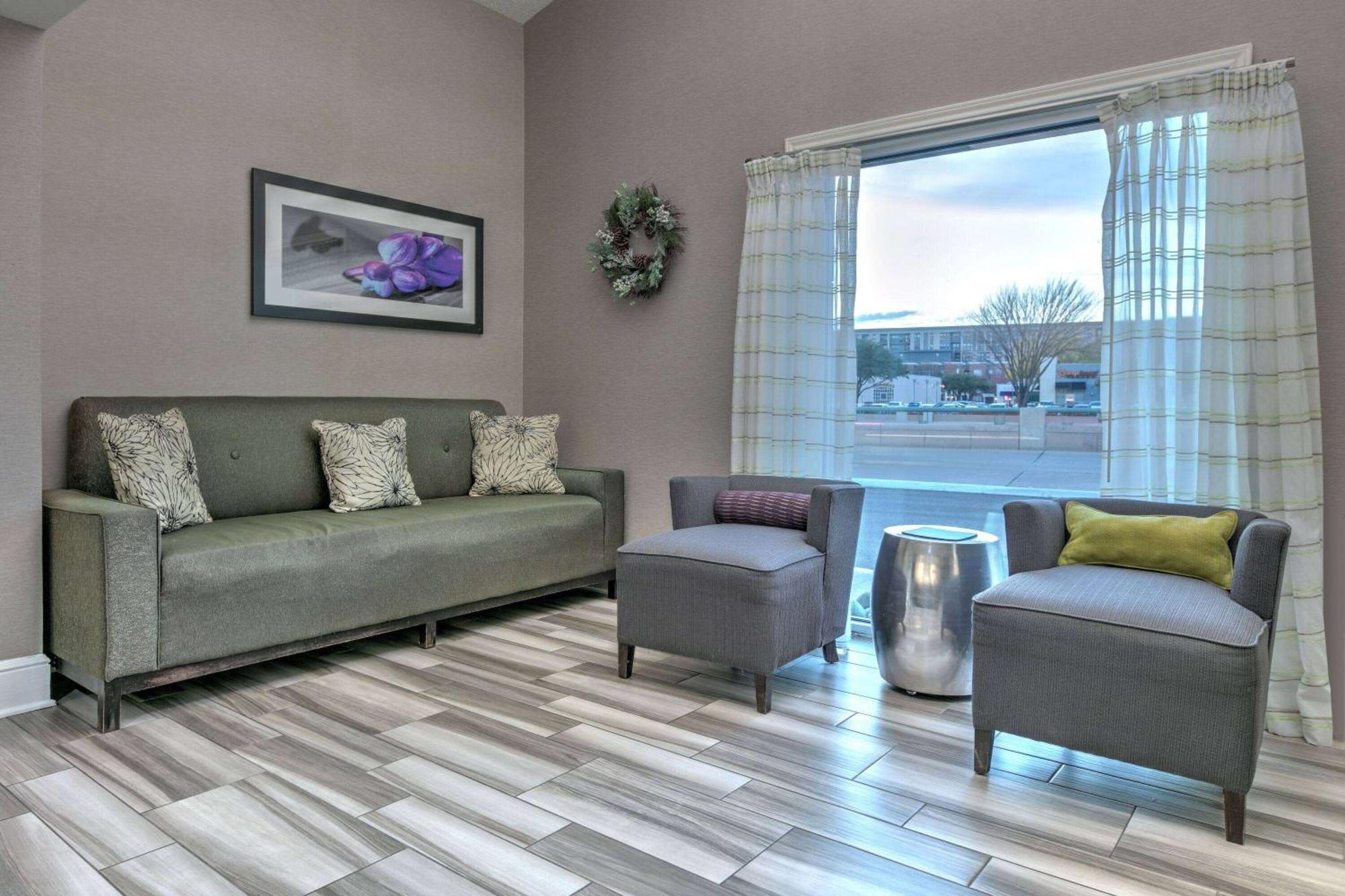 La Quinta Inn By Wyndham Dallas Uptown Bagian luar foto