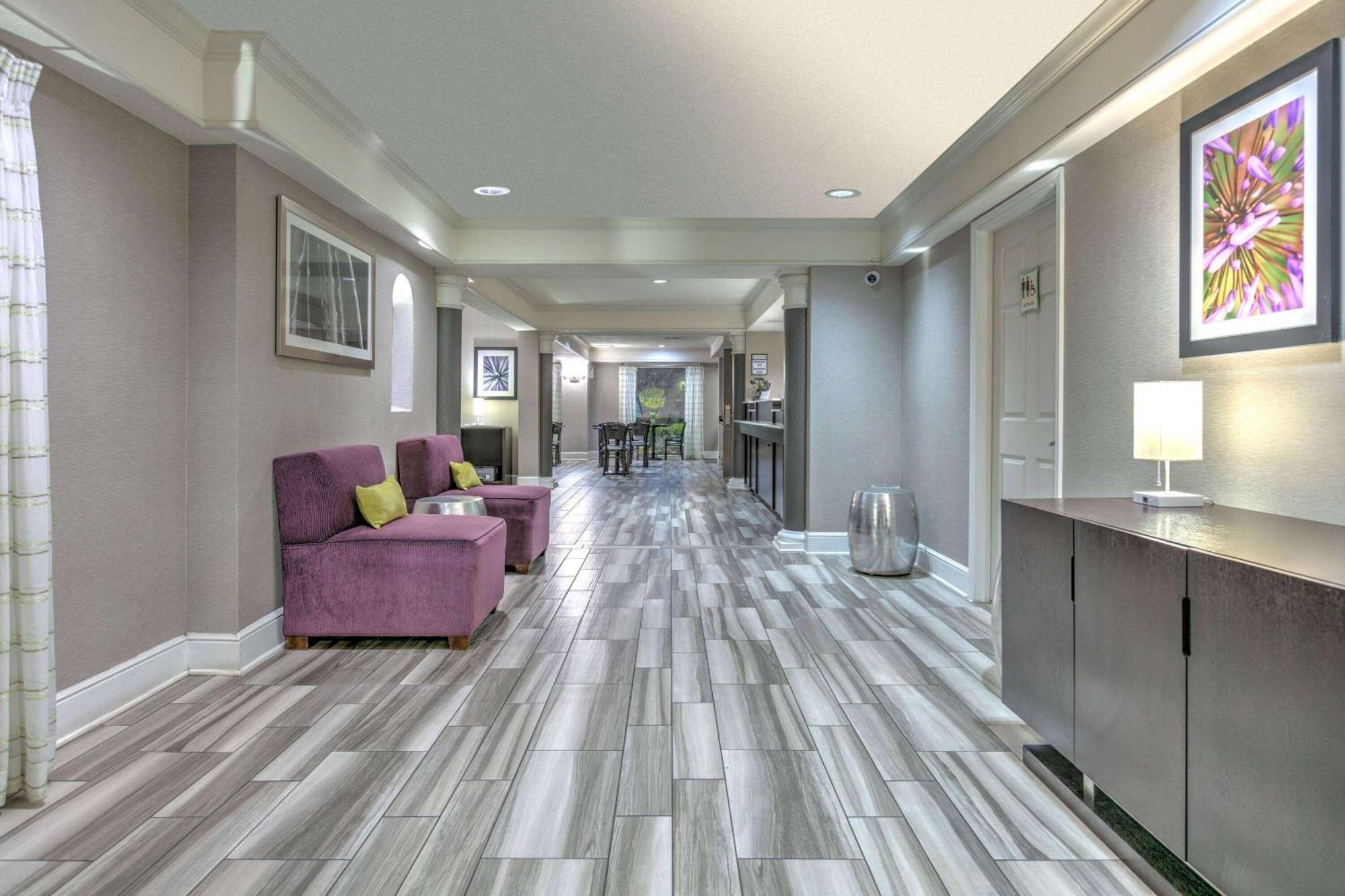 La Quinta Inn By Wyndham Dallas Uptown Bagian luar foto