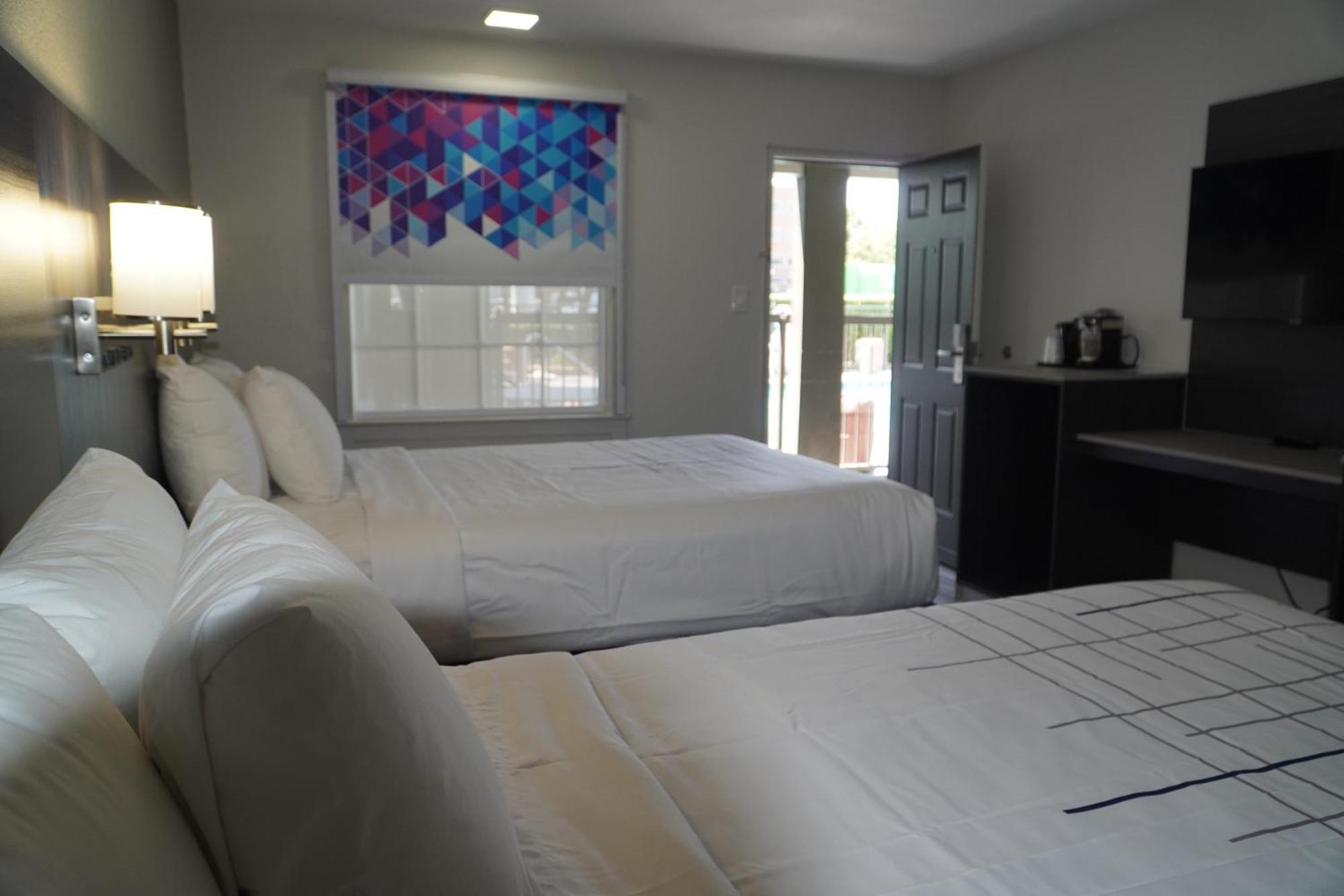 La Quinta Inn By Wyndham Dallas Uptown Bagian luar foto
