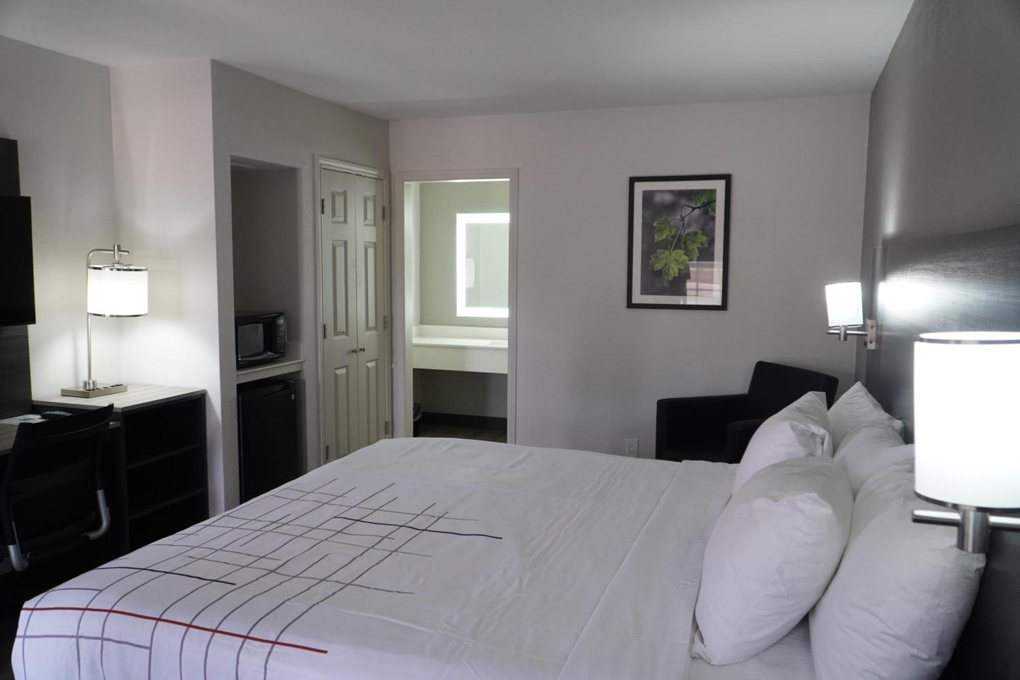 La Quinta Inn By Wyndham Dallas Uptown Bagian luar foto