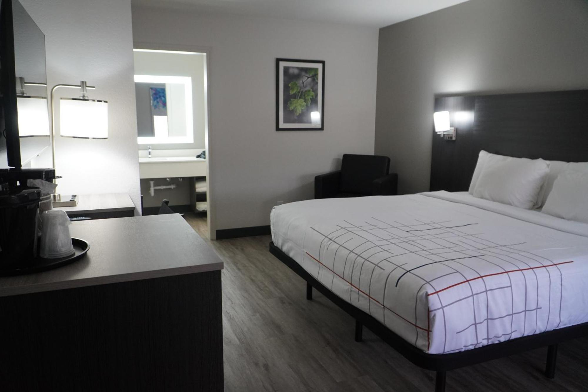 La Quinta Inn By Wyndham Dallas Uptown Bagian luar foto