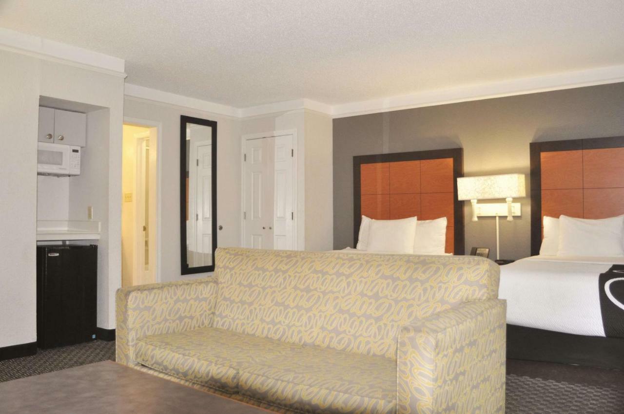 La Quinta Inn By Wyndham Dallas Uptown Bagian luar foto